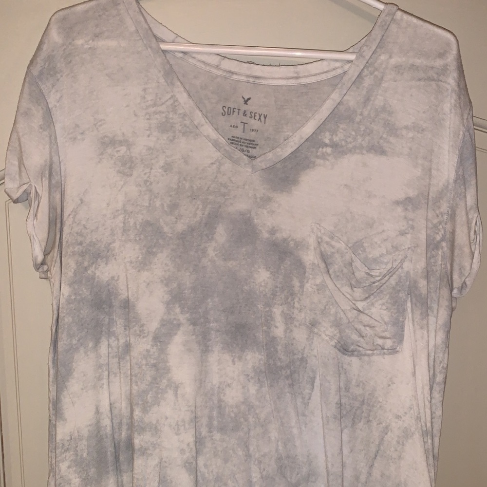 White tie dye american eagle v neck